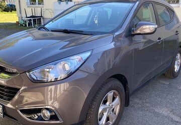 Hyundai ix35 99.000 km 9.999 &euro; Leverkusen 51373