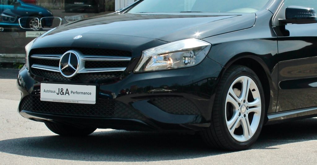 Mercedes-Benz A 180 100.000 km 12.290 &euro; Düsseldorf 40625