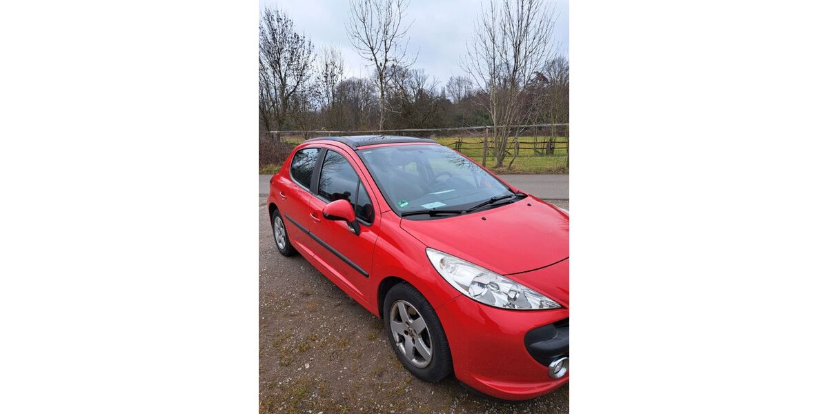 Peugeot 207 160.000 km 2.600 &euro; Oberhausen 46045