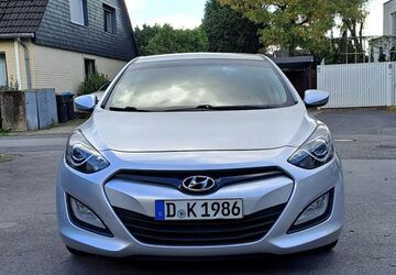 Hyundai i30 99.915 km 7.700 &euro; Düsseldorf 40627