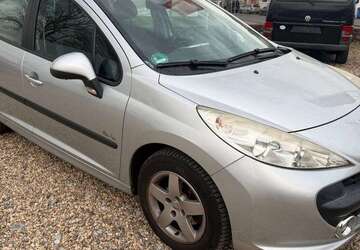 Peugeot 207 99.800 km 2.950 &euro; Leverkusen 51371