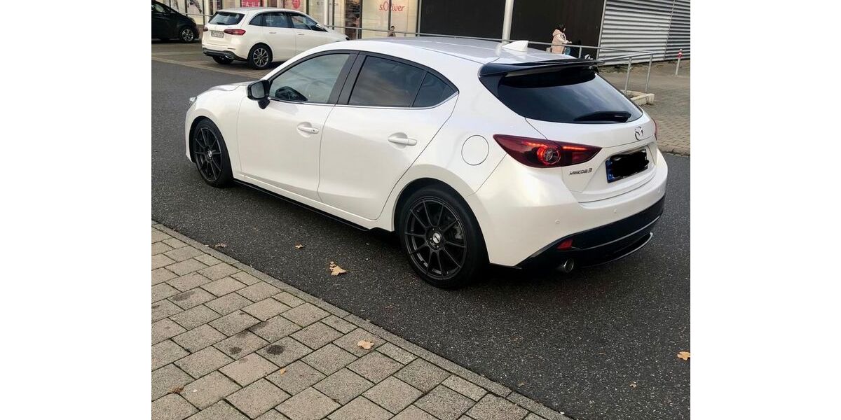 Mazda 3 145.110 km 7.800 &euro; Neuss 41462