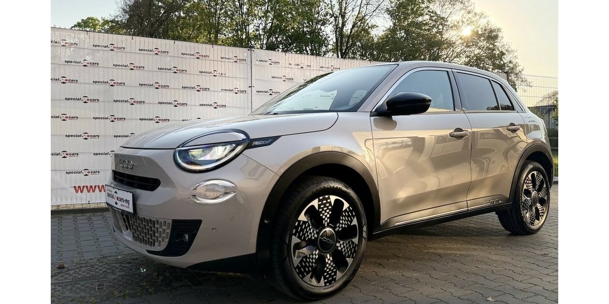 Fiat 600 Hybrid La Prima / KeylessGO / Kamera 26.000 km 18.900 &euro; Mönchengladbach 41066