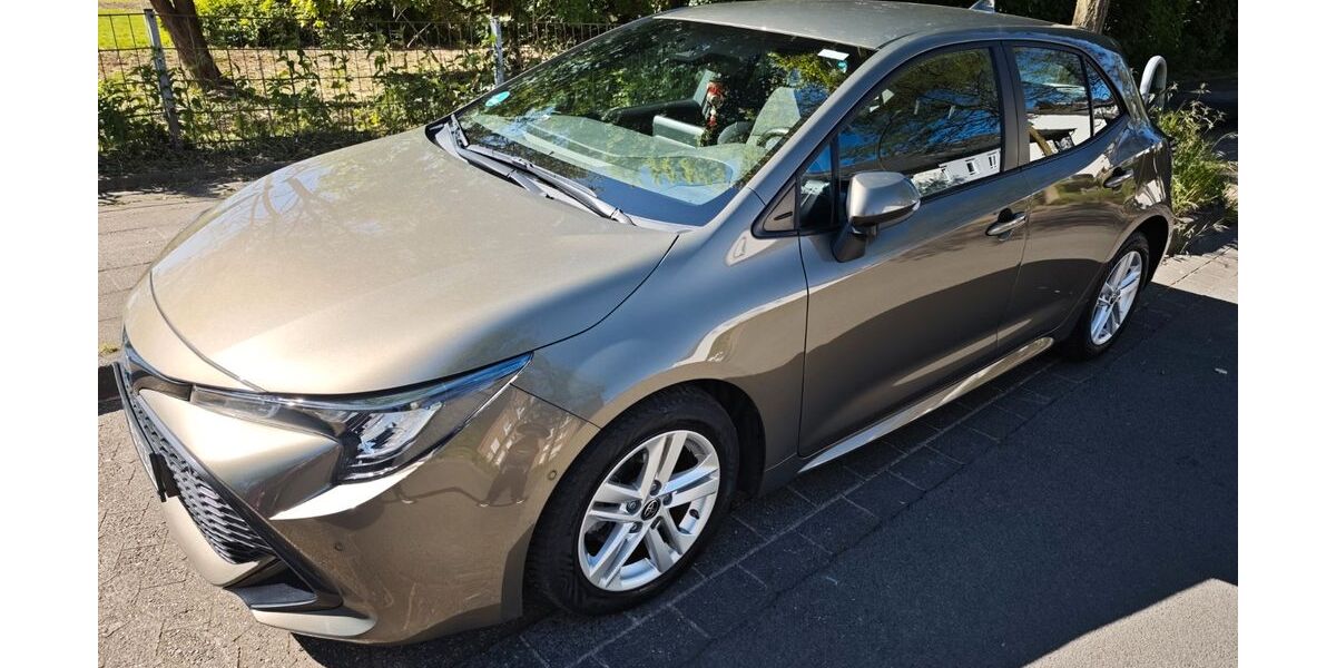 Toyota Corolla 52.100 km 19.000 &euro; Düsseldorf 40211