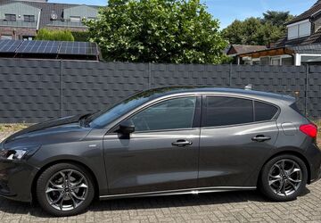 Ford Focus 115.000 km 10.490 &euro; Düsseldorf 40477