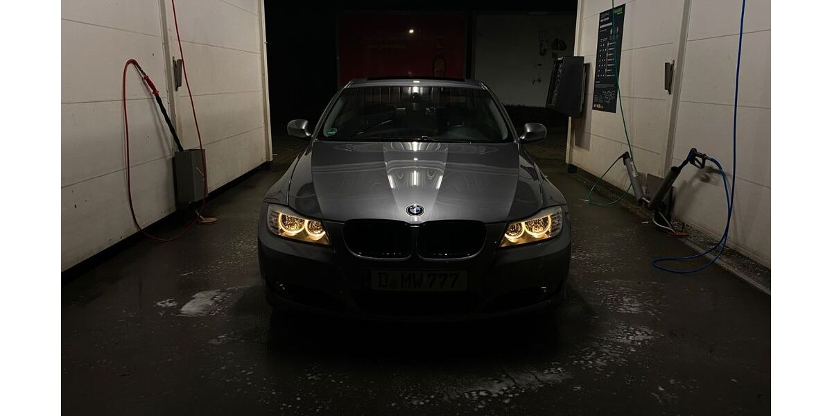 BMW 318 124.000 km 8.999 &euro; Düsseldorf 40591