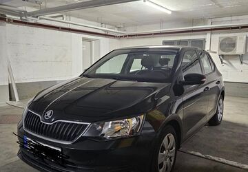 Skoda Fabia 52.200 km 8.300 &euro; Düsseldorf 40212