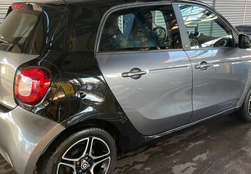 Smart ForFour 88.500 km 9.800 &euro; Düsseldorf 40549