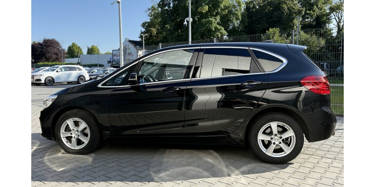 BMW 218 Active Tourer i / Advantage / PANO / Keyless 70.000 km 16.890 &euro; Mönchengladbach 41066
