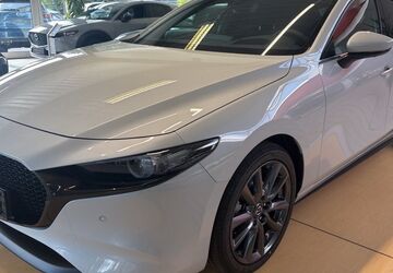 Mazda 3 4.440 km 26.991 &euro; Neuss 41464