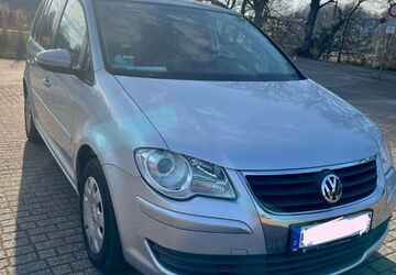 VW Touran 148.000 km 7.100 &euro; Oberhausen 46145