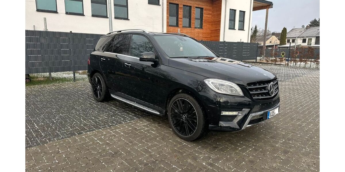 Mercedes-Benz ML 500 147.000 km 24.990 &euro; Viersen 41751
