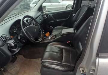 Mercedes-Benz ML 270 194.500 km 2.350 &euro; Düsseldorf 40625