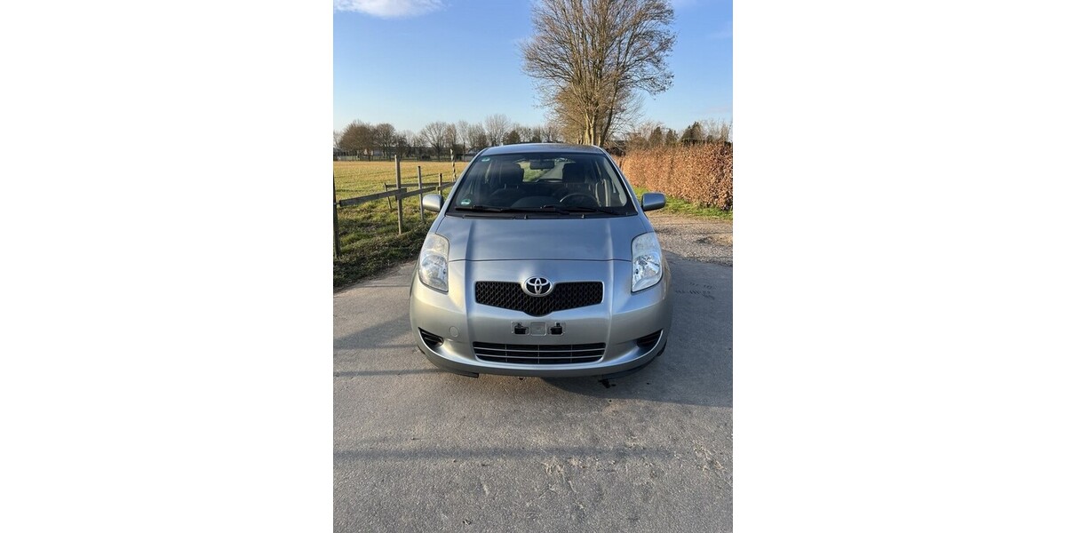 Toyota Yaris 193.000 km 4.700 &euro; Mönchengladbach 41061