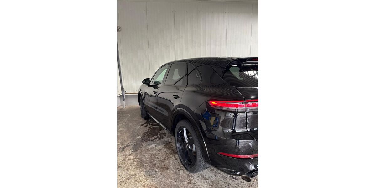 Porsche Cayenne 94.000 km 53.900 &euro; Remscheid 42853