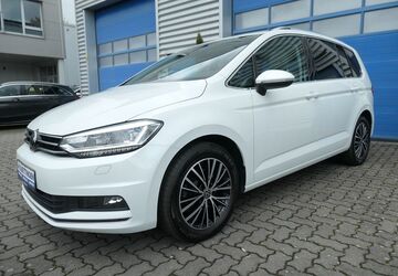 VW Touran 115.519 km 21.850 &euro; Monheim 40789