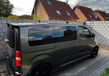 Peugeot Traveller 16.620 km 42.800 &euro; Moers 47447