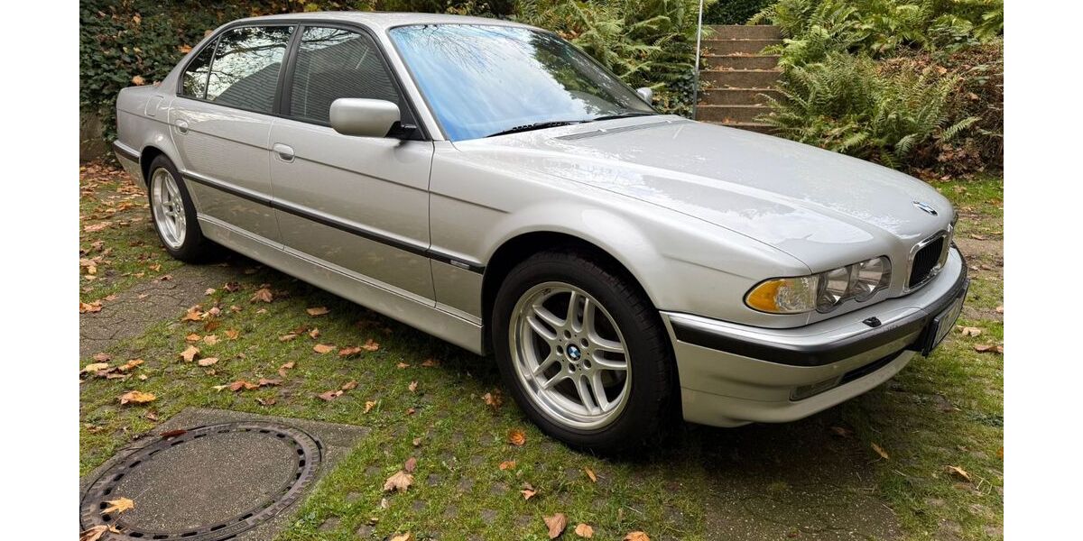 BMW 740 119.170 km 26.500 &euro; Düsseldorf 40470