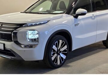 Mitsubishi Plug-in Hybrid Outlander 3.698 km 48.480 &euro; Mönchengladbach 41061