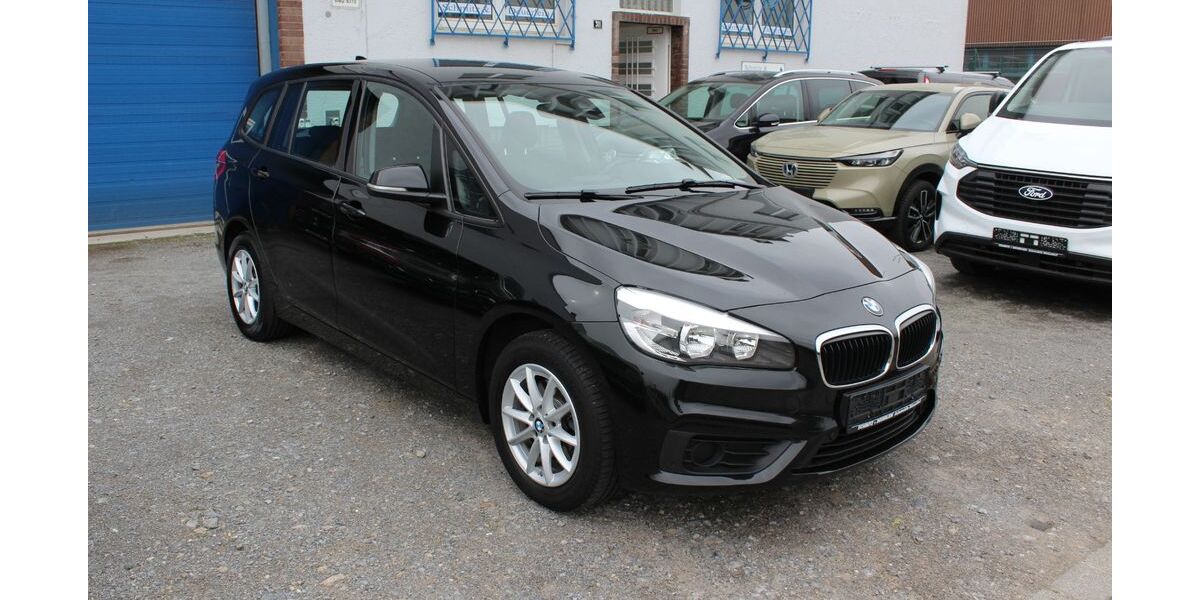 BMW 218 177.039 km 9.990 &euro; Düsseldorf 40231