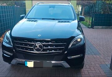 Mercedes-Benz ML 350 258.000 km 19.850 &euro; Duisburg 47166