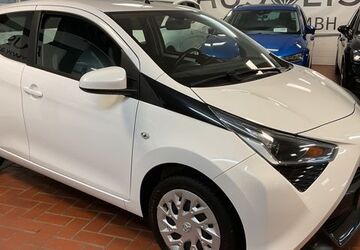 Toyota Aygo (X) 51.000 km 11.990 &euro; Wülfrath 42489
