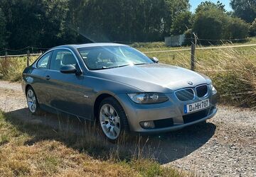 BMW 330 312.000 km 7.900 &euro; Düsseldorf 40213