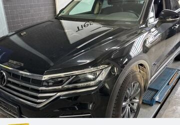 VW Touareg 100.046 km 41.450 &euro; Oberhausen 46047