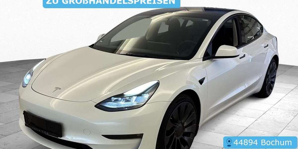 Tesla Model 3 53.742 km 28.890 &euro; Krefeld 47829