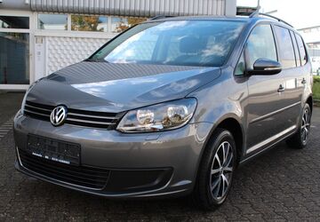 VW Touran 210.000 km 10.590 &euro; Mönchengladbach 41066