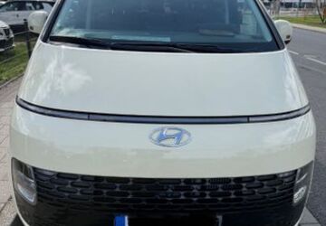 Hyundai STARIA 99.000 km 39.990 &euro; Düsseldorf 40227
