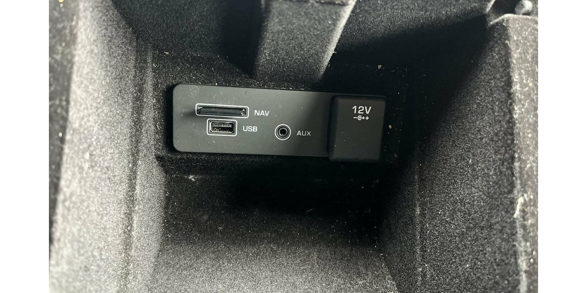 Land Rover Discovery Sport SE AWD/ Automatik/ Allrad/ Leder 206.000 km 10.990 &euro; Mönchengladbach 41066