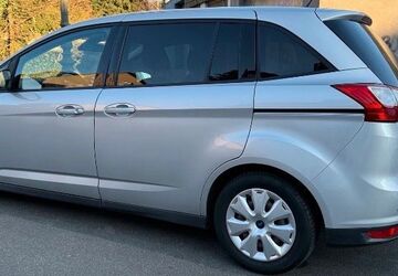 Ford Grand C-Max 67.746 km 9.500 &euro; Düsseldorf 40468