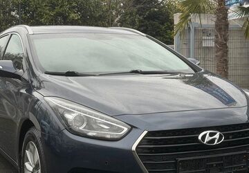 Hyundai i40 210.070 km 7.900 &euro; Düsseldorf 40627