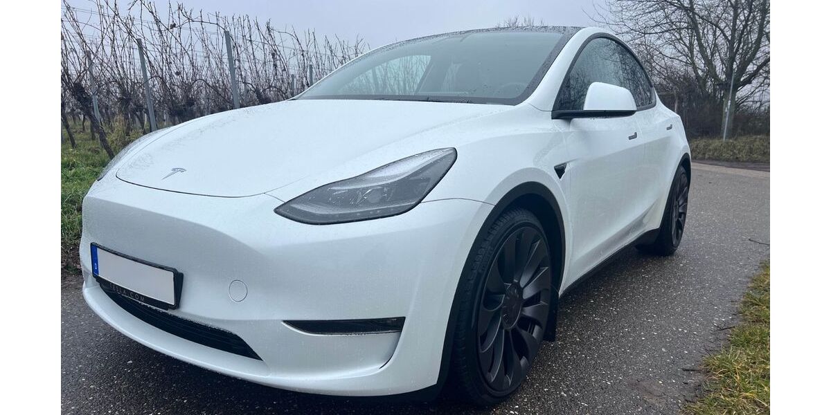 Tesla Model Y 42.995 km 39.900 &euro; Düsseldorf 40239