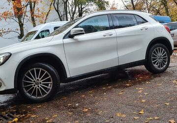 Mercedes-Benz GLA 250 95.870 km 19.500 &euro; Düsseldorf 40489
