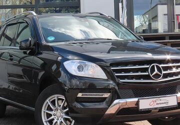 Mercedes-Benz ML 350 369.481 km 13.900 &euro; Neuss 41469