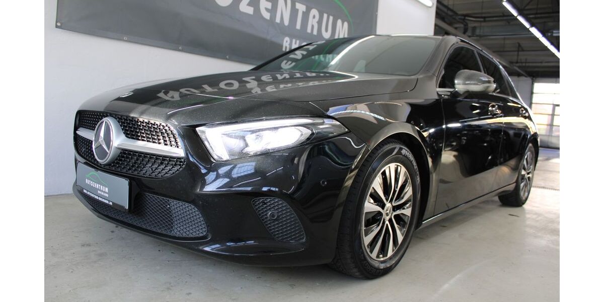 Mercedes-Benz A 180 140.371 km 17.990 &euro; Düsseldorf 40233