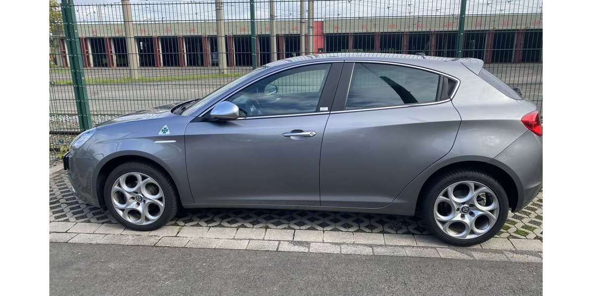 Alfa Romeo Giulietta 46.000 km 13.850 &euro; Ratingen 40885