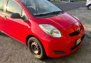 Toyota Yaris 150.300 km 2.500 &euro; Leverkusen 51377