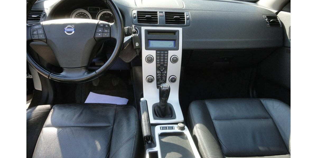 Volvo C70 2,0 D/130 KW 1.Hand Leder+Xenon+Klima Top 151.550 km 12.490 &euro; Neuss 41462