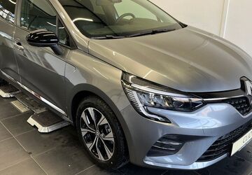 Renault Clio 4.900 km 18.480 &euro; Langenfeld 40764