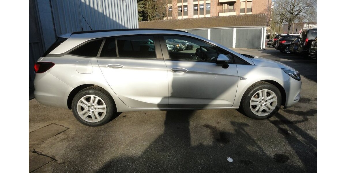 Opel Astra Edition 1,4 Klimatr. SHZ PDC Allwetter Top 90.000 km 8.990 &euro; Neuss 41462