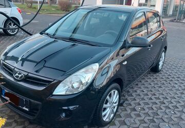 Hyundai i20 130.000 km 2.990 &euro; Oberhausen 46117