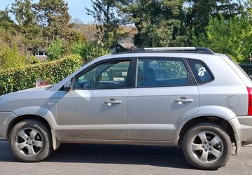 Hyundai TUCSON 181.300 km 3.300 &euro; Düsseldorf 40211