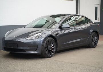 Tesla Model 3 126.376 km 26.950 &euro; Mönchengladbach 41236