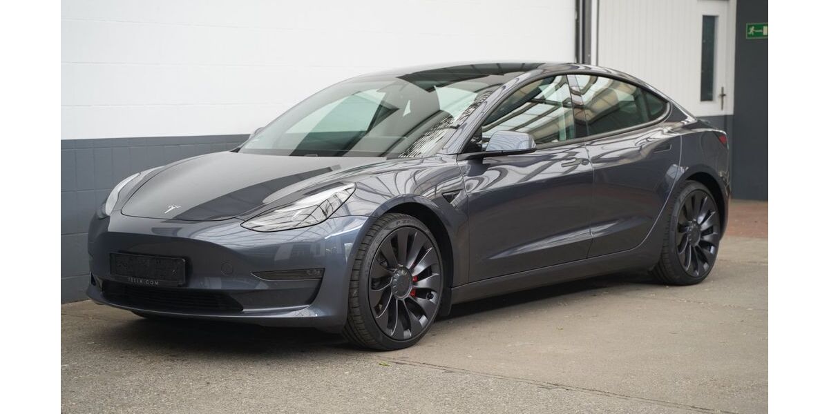Tesla Model 3 126.376 km 26.950 &euro; Mönchengladbach 41236