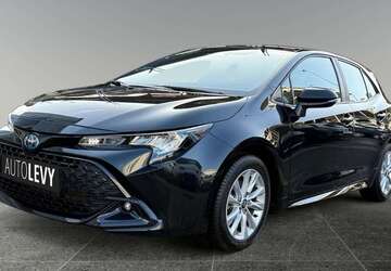 Toyota Corolla 20.451 km 24.490 &euro; Düsseldorf 40233