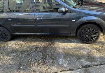 Dacia Logan 157.000 km 4.700 &euro; Wuppertal 42327