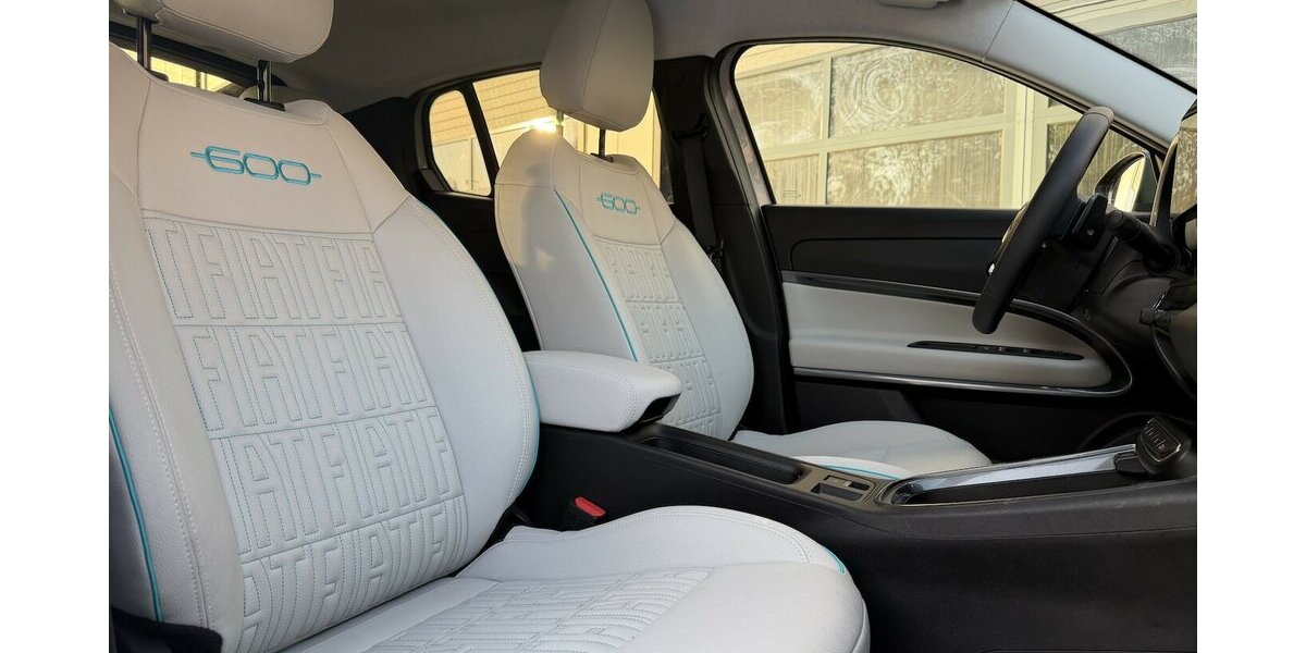 Fiat 600 Hybrid La Prima / KeylessGO / Kamera 26.000 km 18.900 &euro; Mönchengladbach 41066